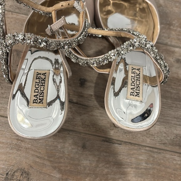 Jewel Badgley Mischka champagne kitten heel size 11 - Picture 4 of 7